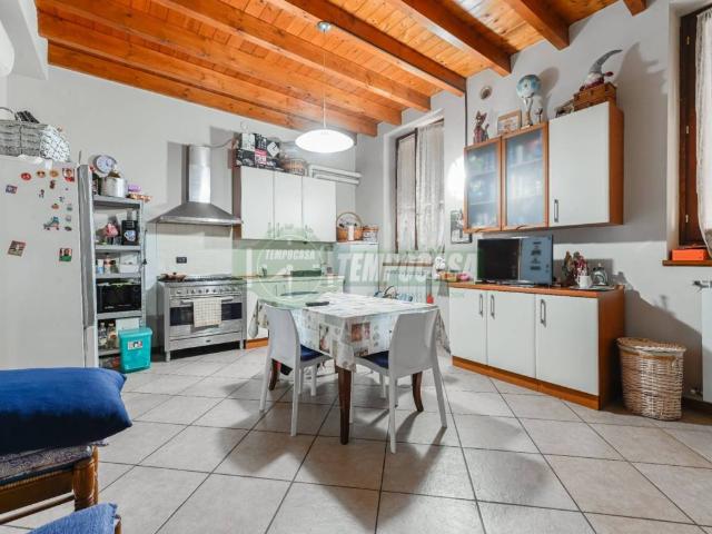 Appartamento in vendita a Urgnano, Lombardia