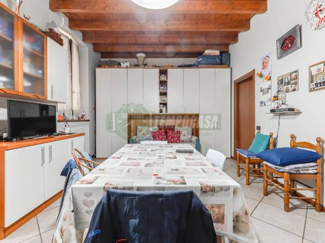 Appartamento in vendita a Urgnano, Lombardia