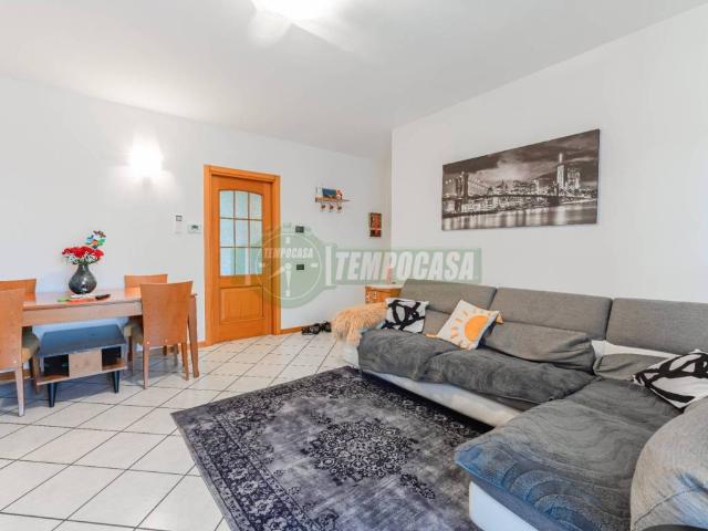 Appartamento in vendita a Urgnano, Lombardia