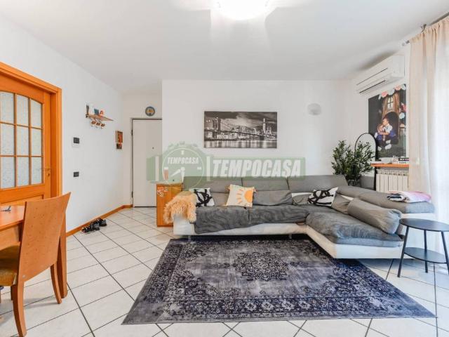 Appartamento in vendita a Urgnano, Lombardia