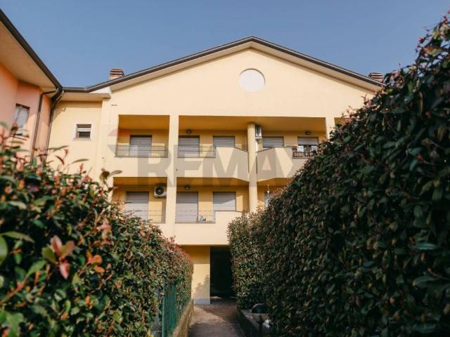 Appartamento in vendita a Usmate Velate, Usmate