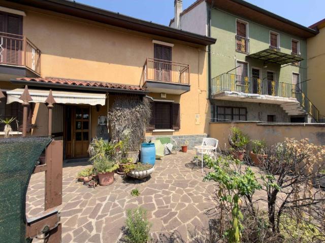 Appartamento in vendita a Usmate Velate, Mongorio - Tre Case