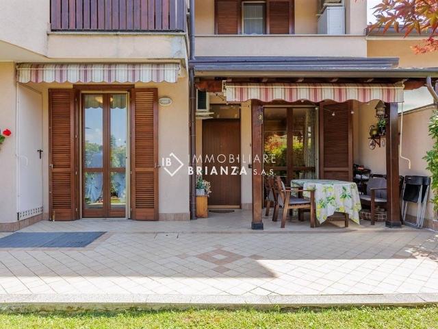 Appartamento in vendita a Usmate Velate, Mongorio - Tre Case