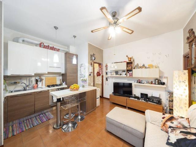 Appartamento in vendita a Usmate Velate, Lombardia