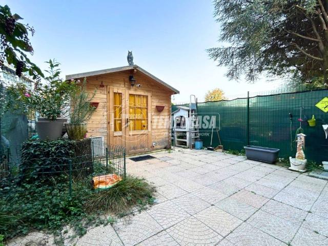 Appartamento in vendita a Usmate Velate, Lombardia