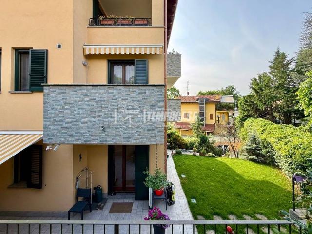 Appartamento in vendita a Usmate Velate, Usmate