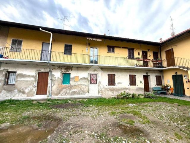 Appartamento in vendita a Usmate Velate, Lombardia
