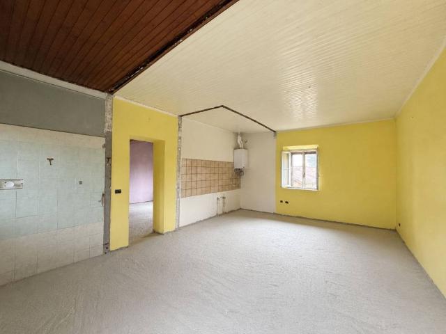 Appartamento in vendita a Usmate Velate, Lombardia