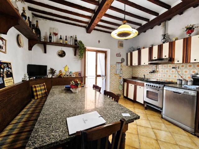 Appartamento in vendita a Uzzano, Toscana