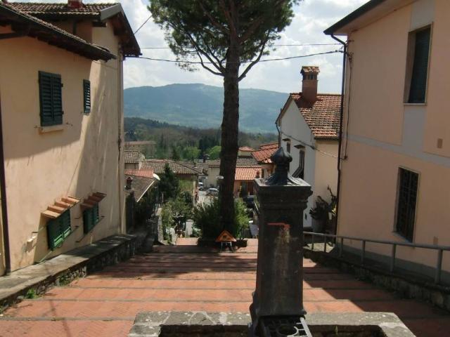 Appartamento in vendita a Vaglia, Toscana