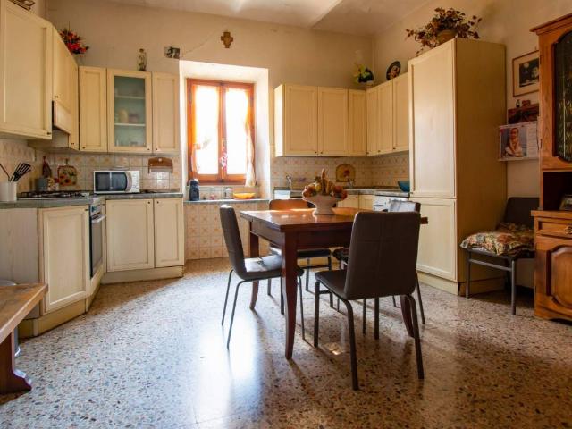 Appartamento in vendita a Vaiano, Prato