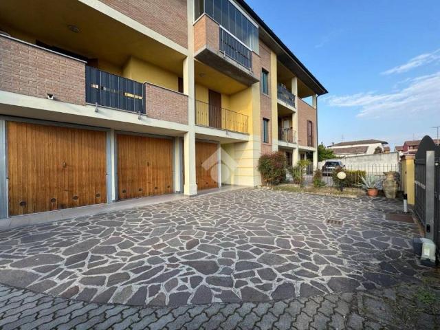 Appartamento in vendita a Vailate, Lombardia