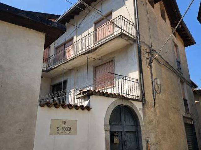 Appartamento in vendita a Valbrona, Lombardia