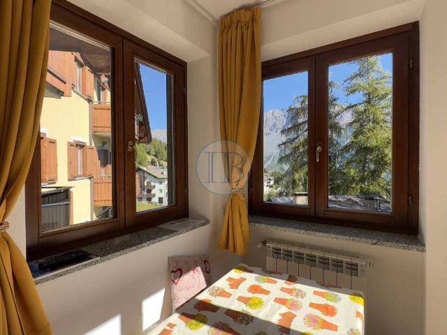Appartamento in vendita a Comunità montana Alta Valtellina, Valdisotto