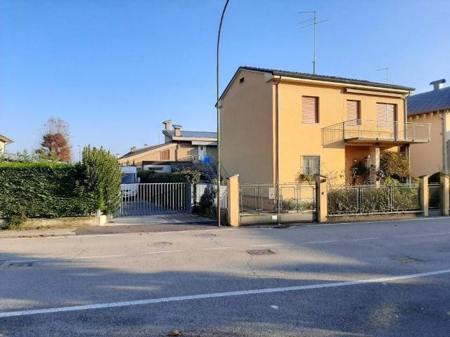 Appartamento in vendita a Valeggio Sul Mincio, Veneto