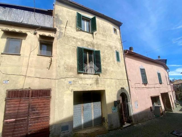Appartamento in vendita a Valentano, Lazio