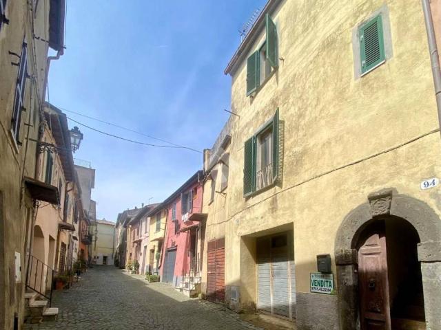 Appartamento in vendita a Valentano, Lazio