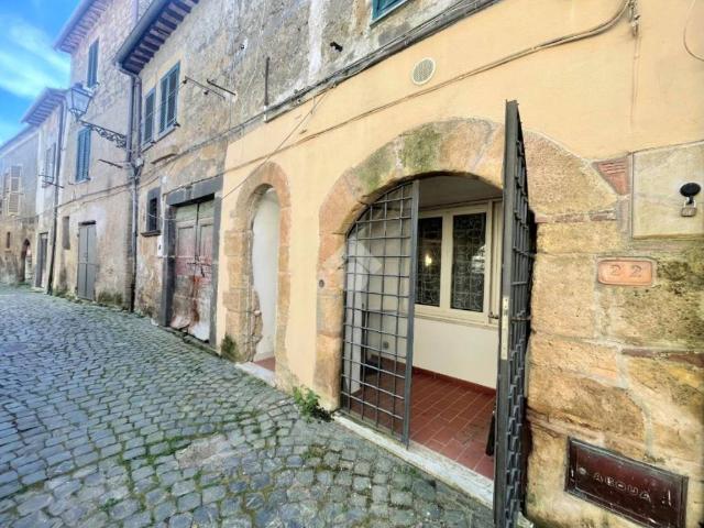 Appartamento in vendita a Valentano, Lazio