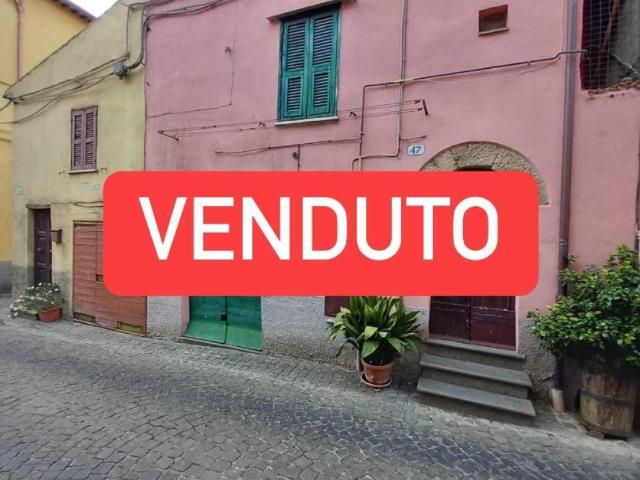 Appartamento in vendita a Valentano, Viterbo