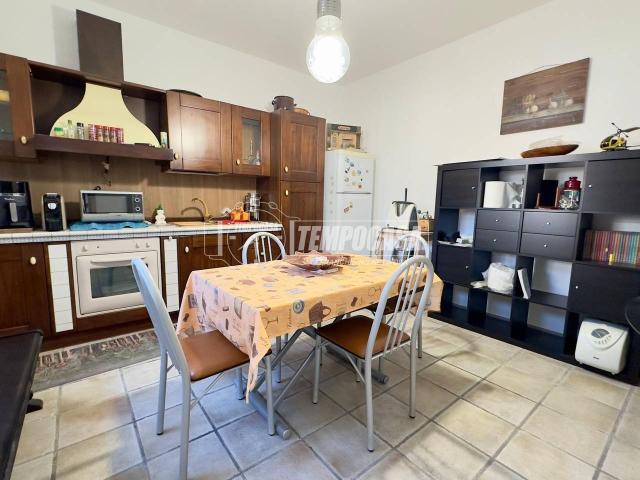 Appartamento in vendita a Valenzano San Lorenzo, Puglia