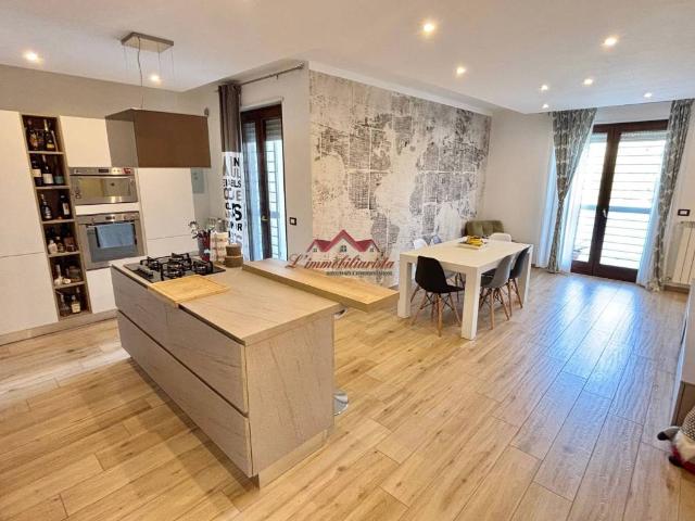 Appartamento in vendita a Valenzano San Lorenzo, Puglia