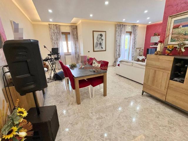 Appartamento in vendita a Valenzano San Lorenzo, Puglia