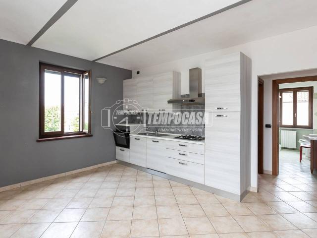 Appartamento in vendita a Valfenera, Asti