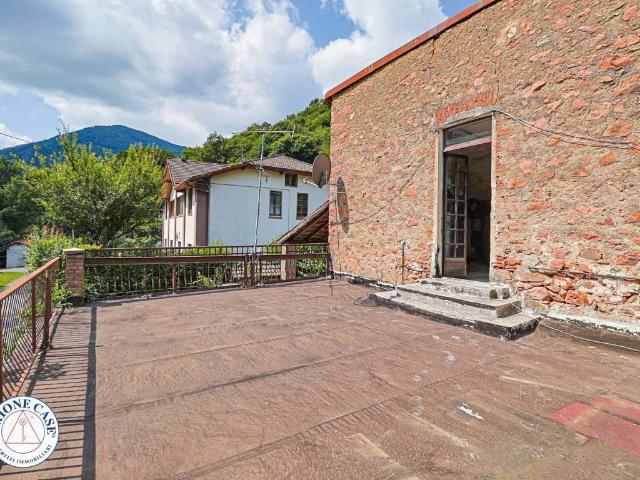 Appartamento in vendita a Ganna, Valganna