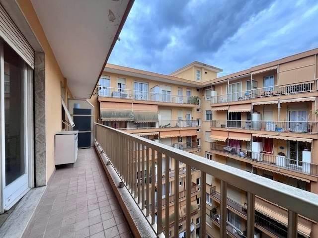 Appartamento in vendita a Vallecrosia, Liguria