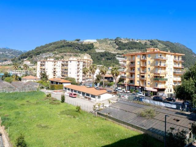 Appartamento in vendita a Vallecrosia, Liguria