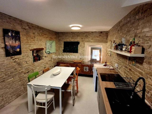 Appartamento in vendita a Vallefoglia, Marche