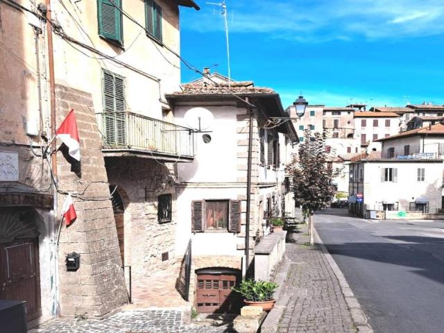Appartamento in vendita a Vallerano, Viterbo