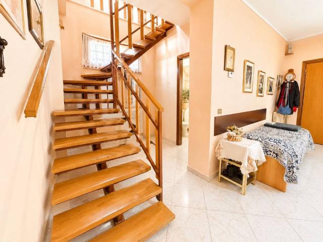 Villa Indipendente in vendita a Villaggio Rinascita, Roma Capitale