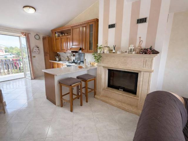 Appartamento in vendita a Villaggio Rinascita, Roma Capitale