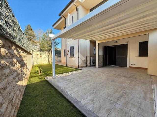 Appartamento in vendita a Villaggio Rinascita, Roma Capitale