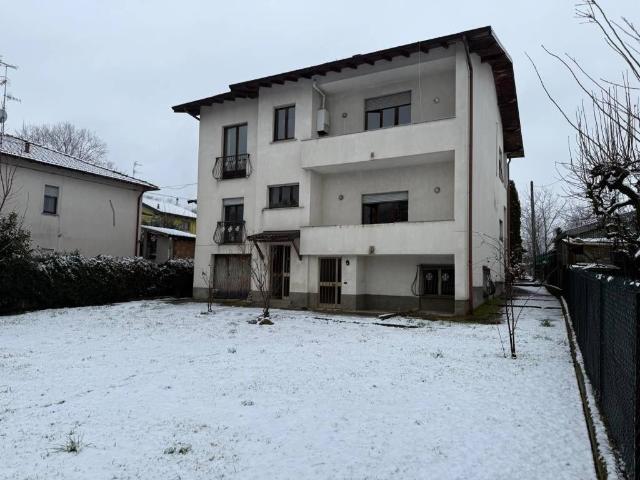 Appartamento in vendita a Valmorea, Lombardia