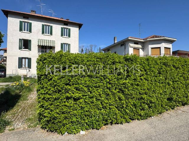 Appartamento in vendita a Valmorea, Lombardia