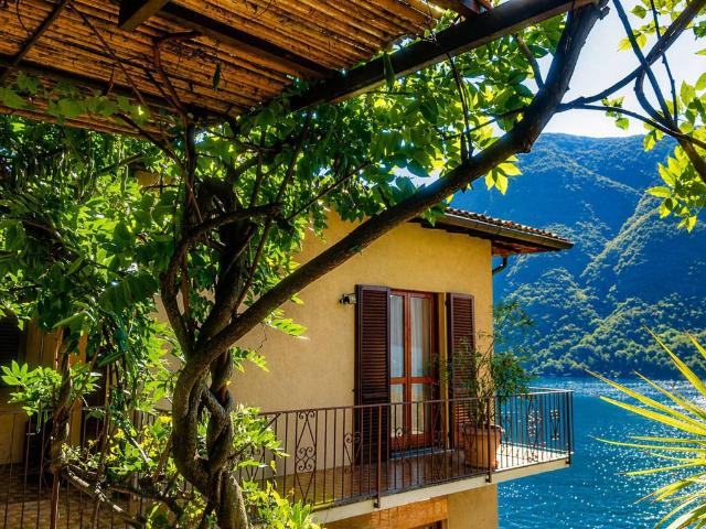Appartamento in vendita a Cressogno, Valsolda