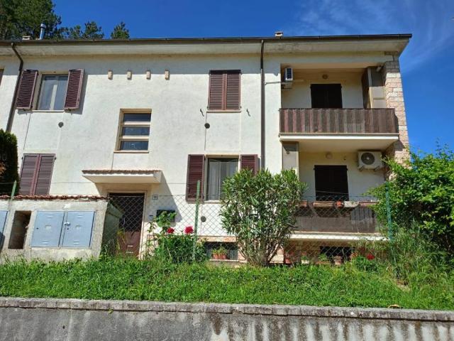 Appartamento in vendita a Valtopina, Umbria