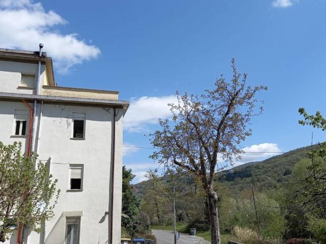 Appartamento in vendita a Valtopina, Umbria