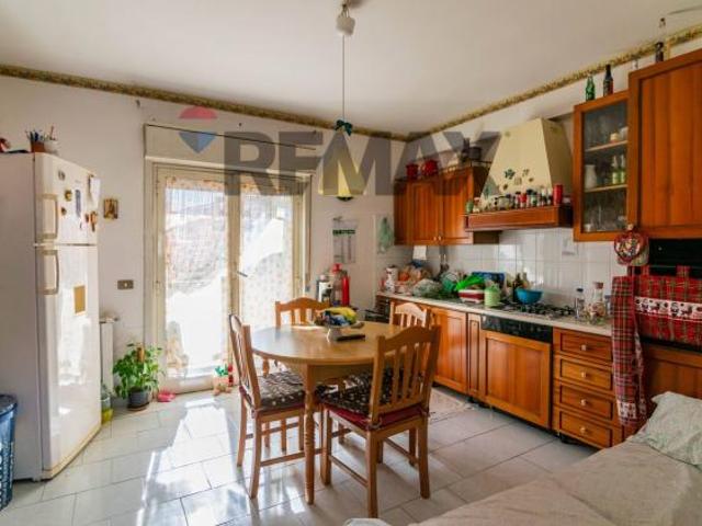 Appartamento in vendita a Valverde, Sicilia