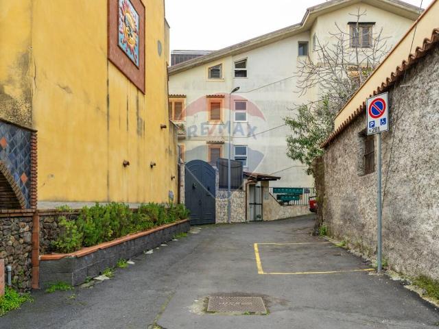 Appartamento in vendita a Valverde, Sicilia