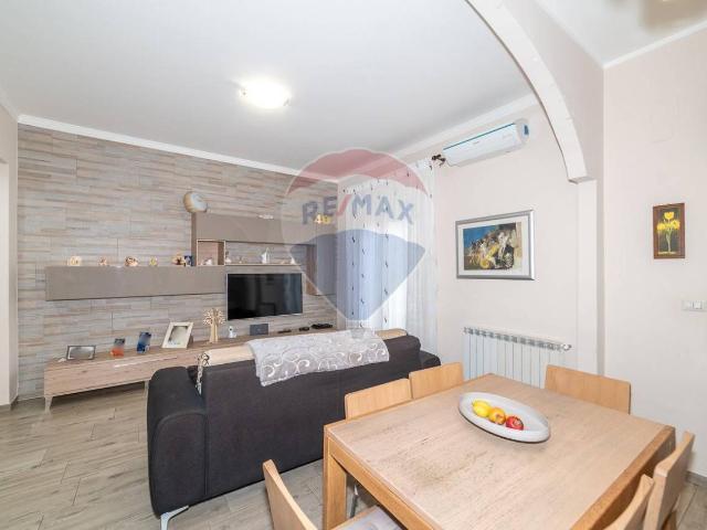 Appartamento in vendita a Valverde, Sicilia