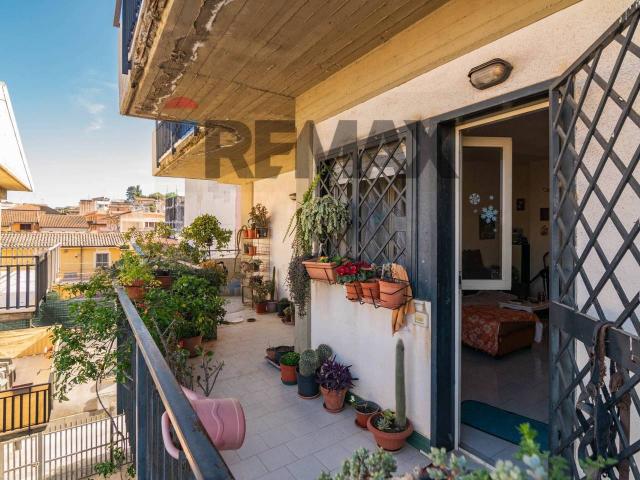 Appartamento in vendita a Valverde, Sicilia