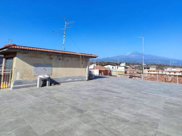 Appartamento in vendita a Valverde, Sicilia