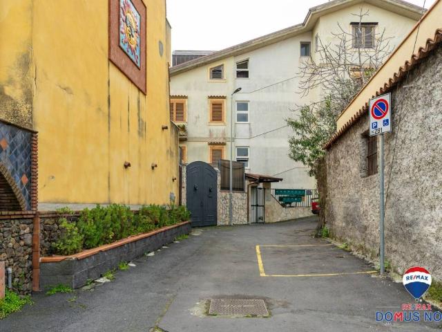 Appartamento in vendita a Valverde, Sicilia