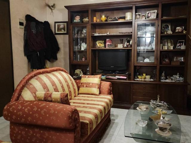 Appartamento in vendita a Valverde, Sicilia