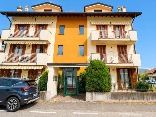 Appartamento in vendita a Vanzaghello, Lombardia