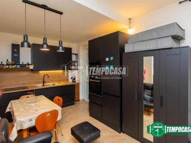 Appartamento in vendita a Vanzaghello, Lombardia