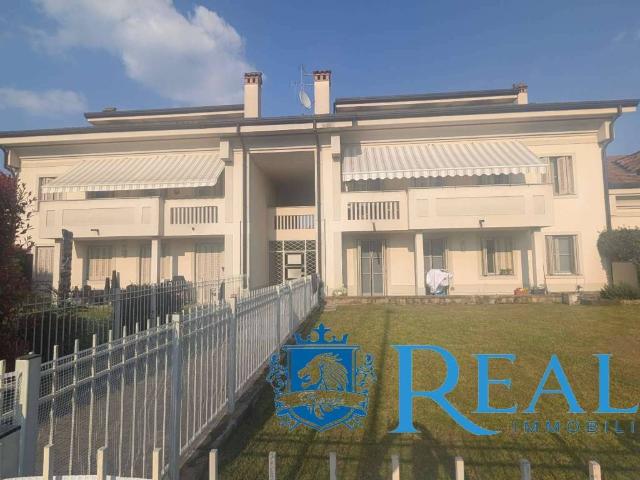 Appartamento in vendita a Vanzago, Lombardia